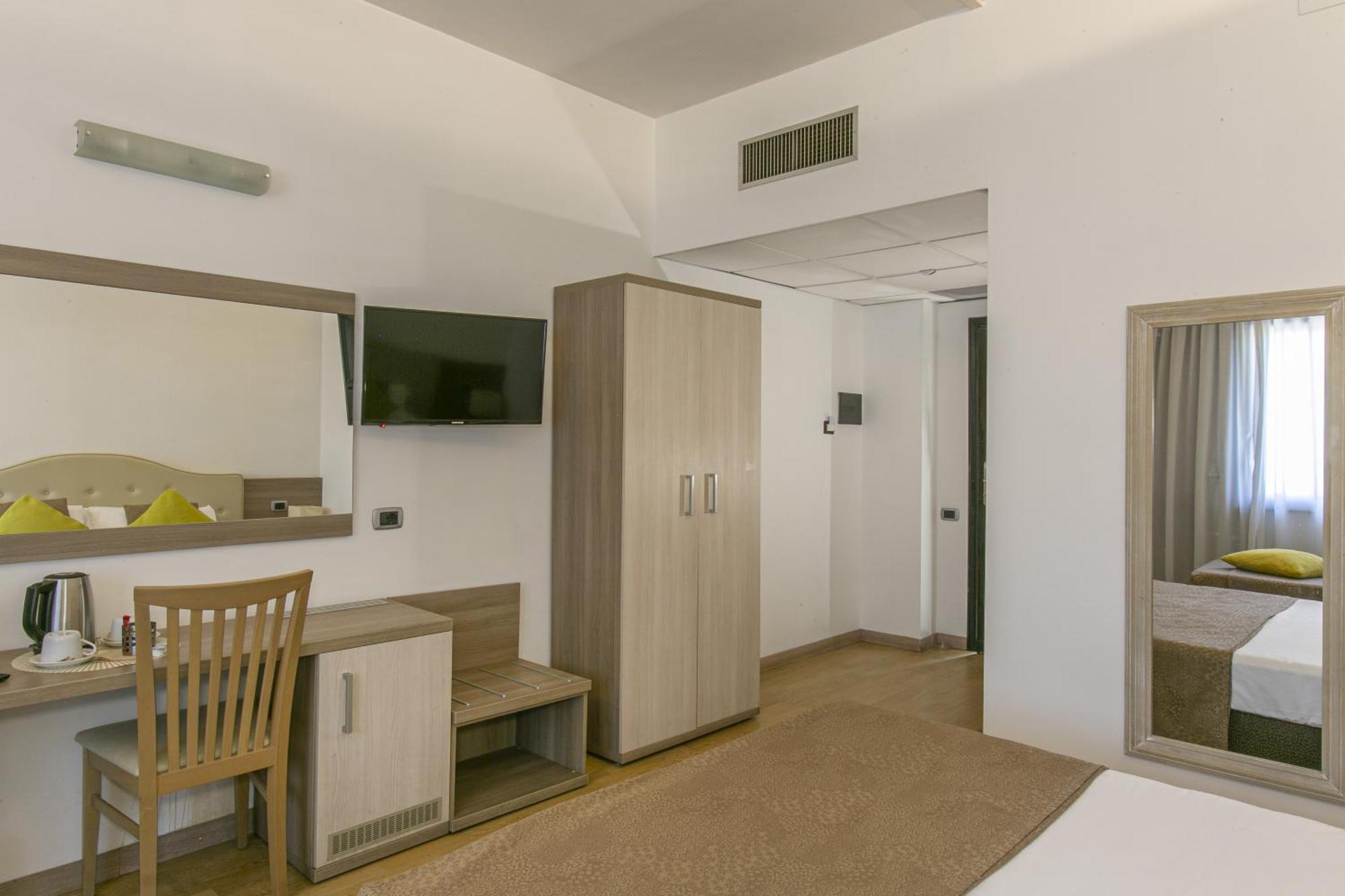 Hotel Boomerang Roma La Massimina-Casal Lumbroso Exterior photo