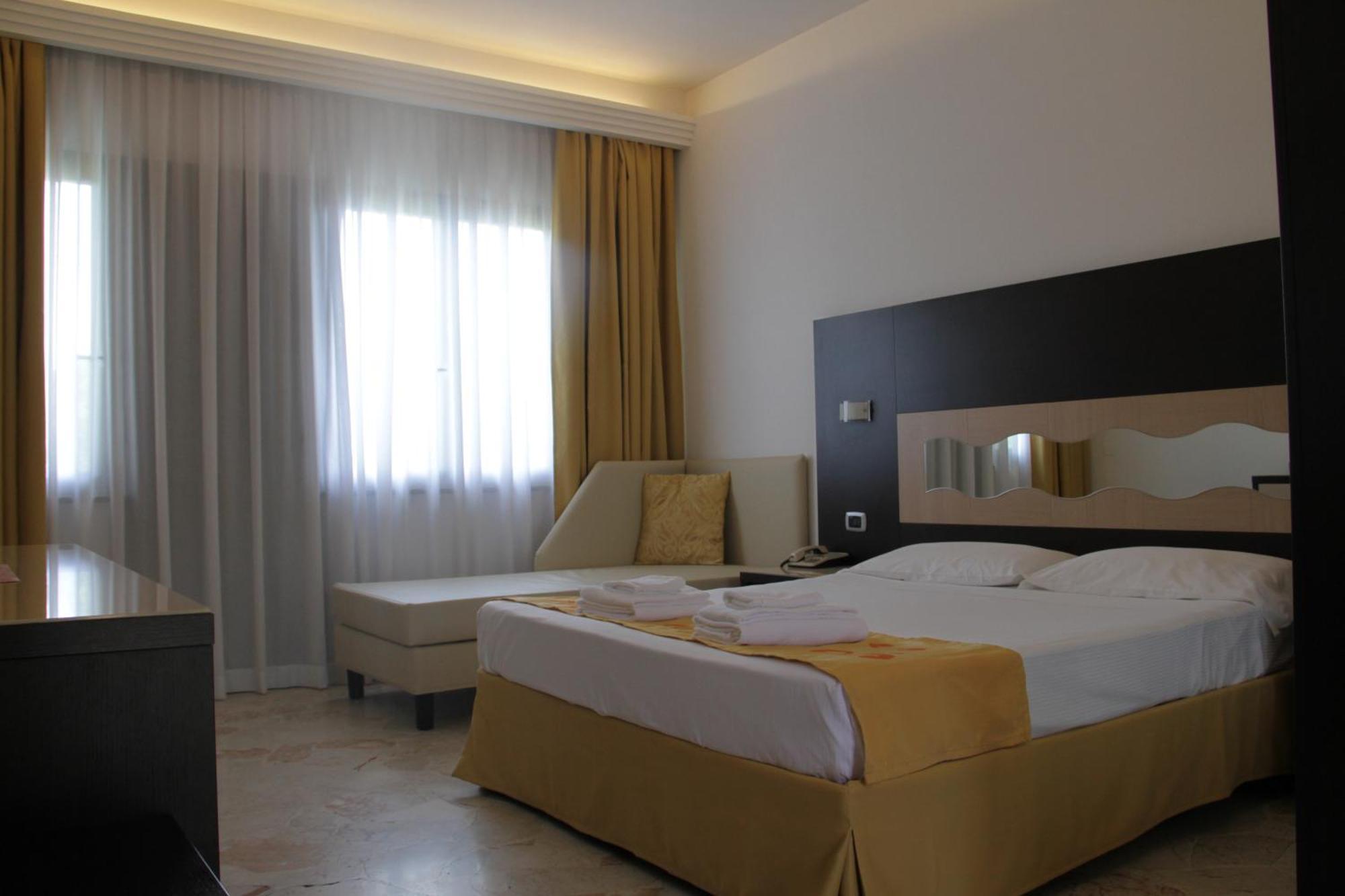 Hotel Boomerang Roma La Massimina-Casal Lumbroso Exterior photo